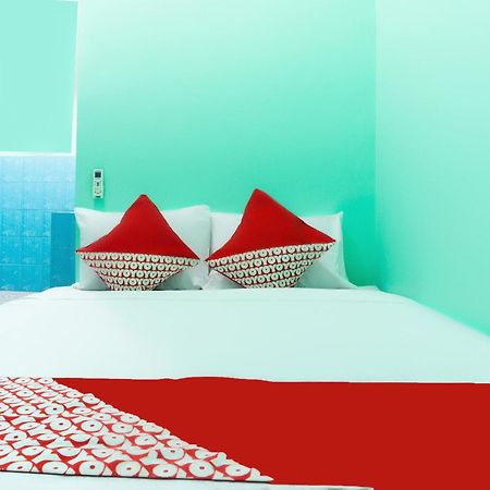 Oyo 3095 Semarapura Homestay Makassar Esterno foto