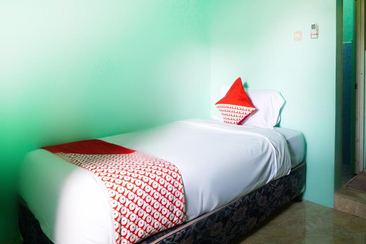 Oyo 3095 Semarapura Homestay Makassar Esterno foto