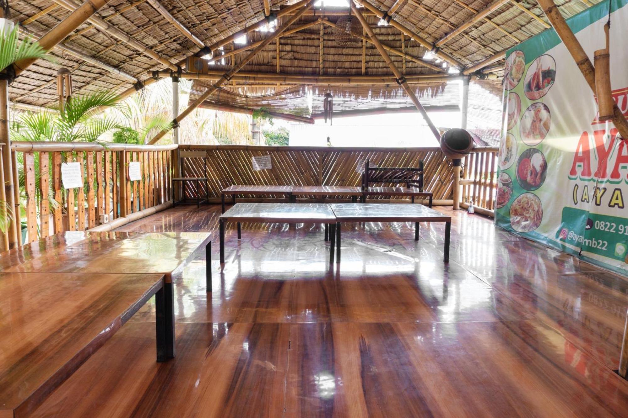 Oyo 3095 Semarapura Homestay Makassar Esterno foto