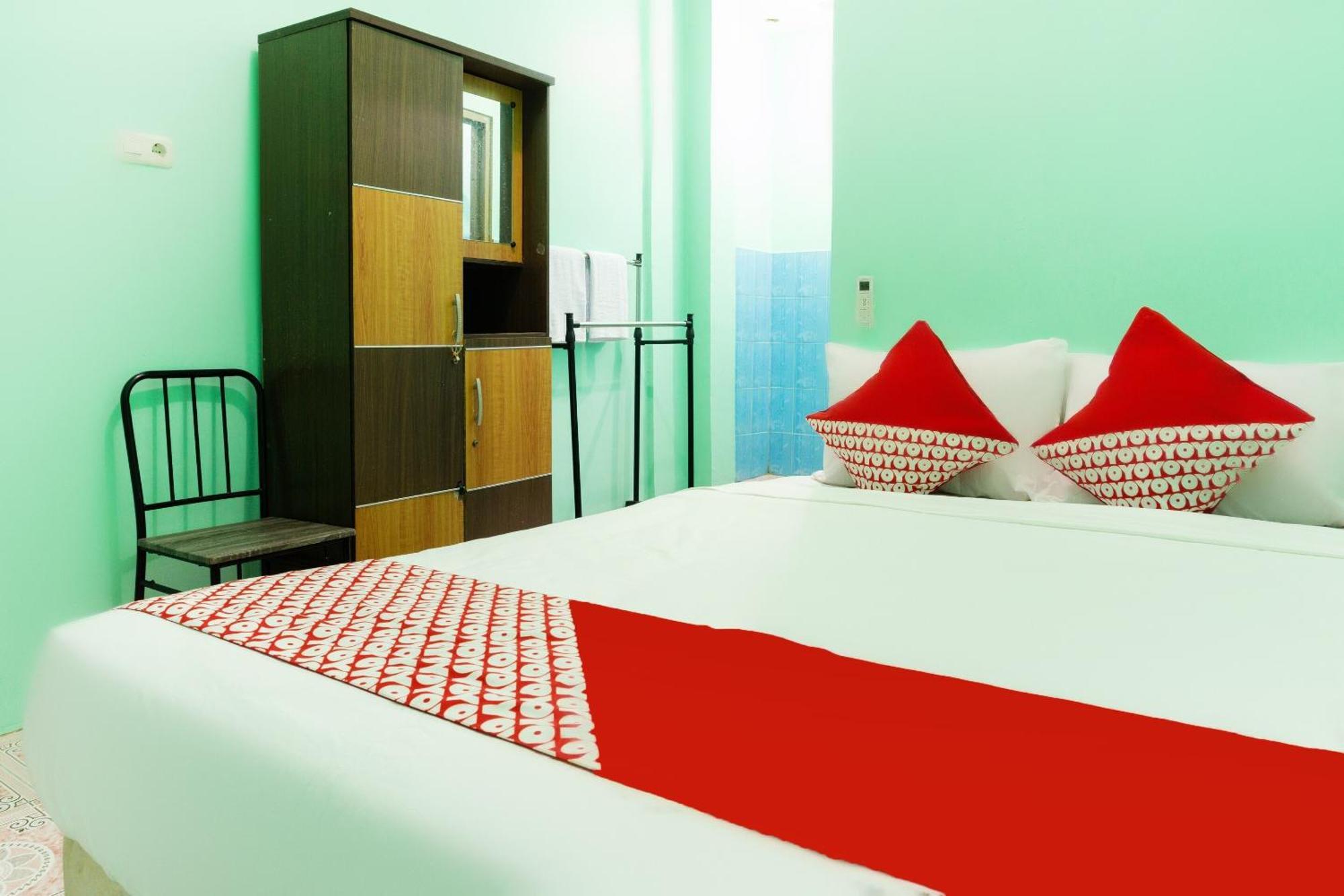 Oyo 3095 Semarapura Homestay Makassar Esterno foto